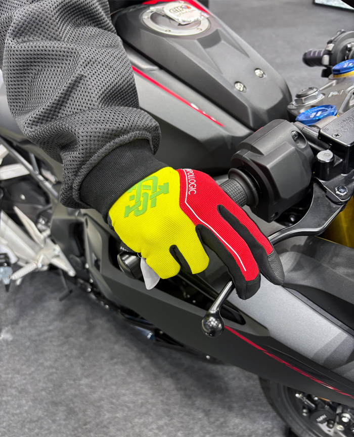 ■カラー：ラスタ