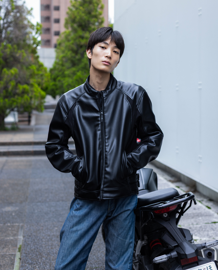 ■身長178cm　体重59kg　着用サイズL