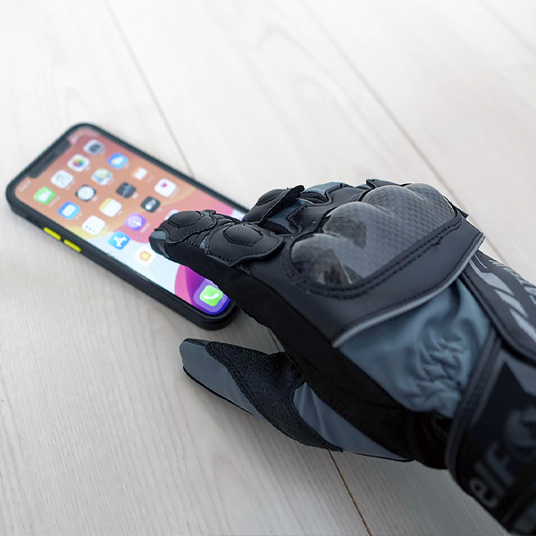 “スマホタッチ仕様（親指、人差し指）”