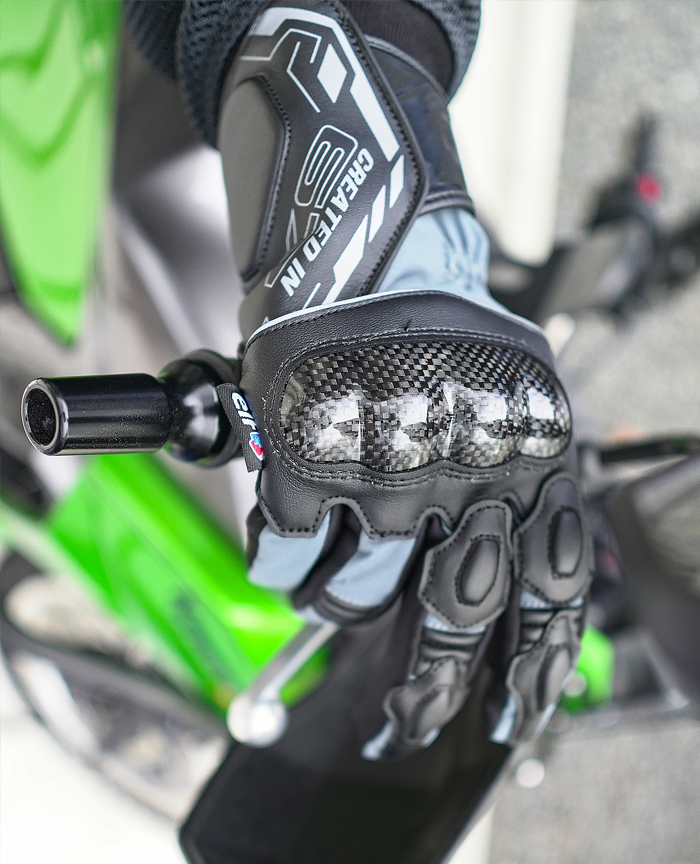 ■カラー／グレー