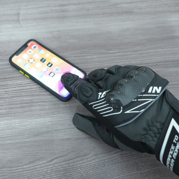 “スマホタッチ仕様(親指、人差し指側面)”