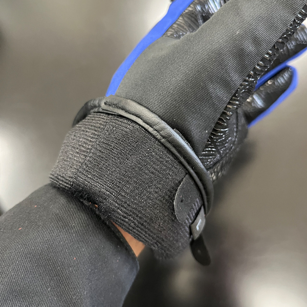 “ソフトな肌触りの裏地“