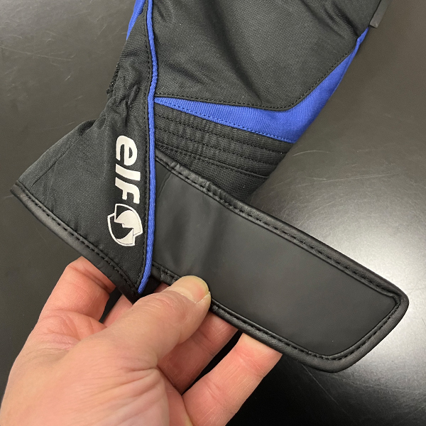 “大型の裾アジャストフラップ”