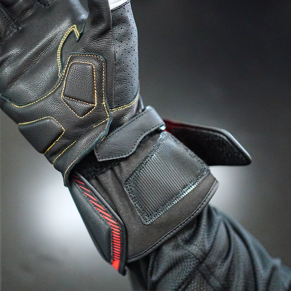 “手首側アジャストベルト”