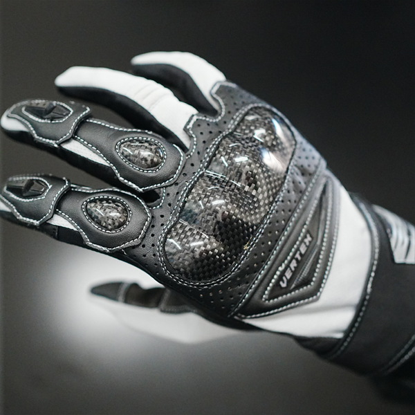 “オリジナルカーボンナックルプロテクター”