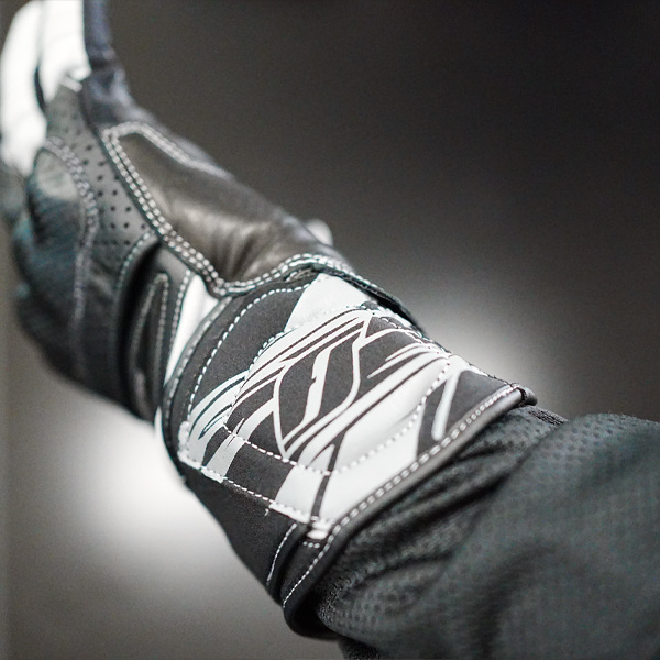 “リストガード”