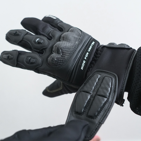 “手首アジャストフラップ”