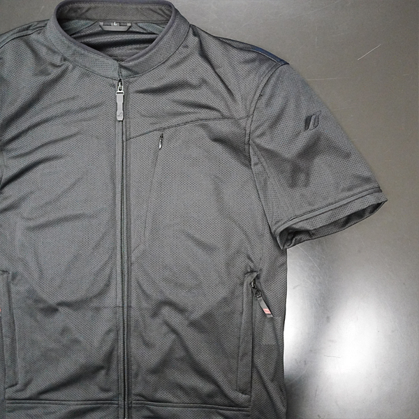 “スリーブレススタイル”