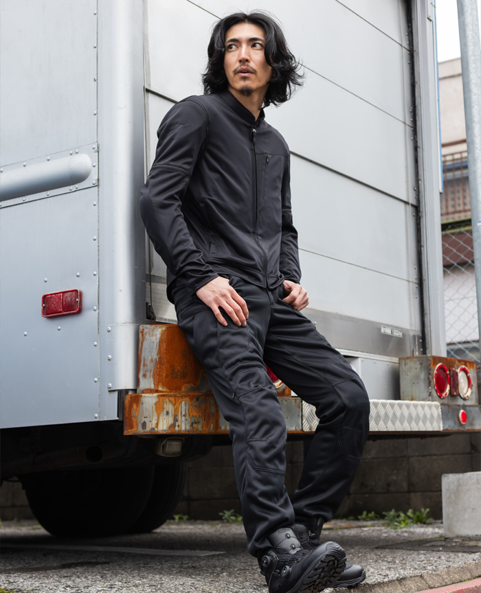 ■フロントスタイル　［ブラック］　身長180cm　体重65kg　着用サイズL