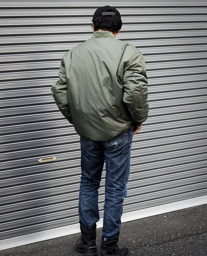 ■カーキ　バックスタイル　身長175cm　着用サイズ3L