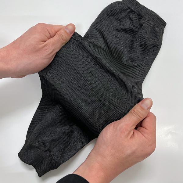 “耐切創性レベル2Bと丈夫ながら高いストレッチ性を持つ“